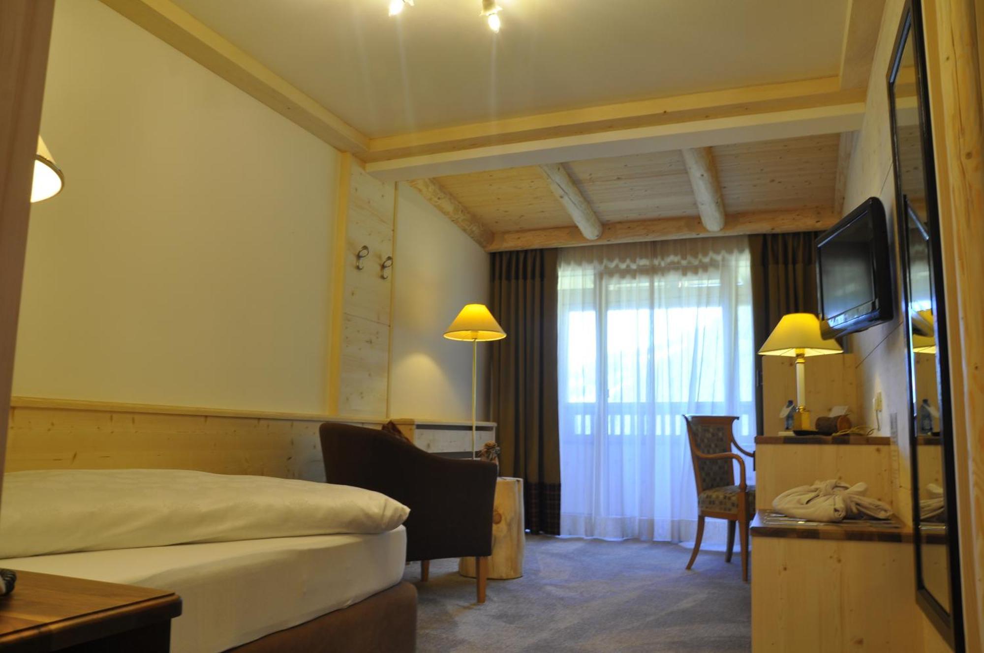 Hotel Portillo Dolomites 1966' 塞尔瓦迪加尔代纳山谷 客房 照片