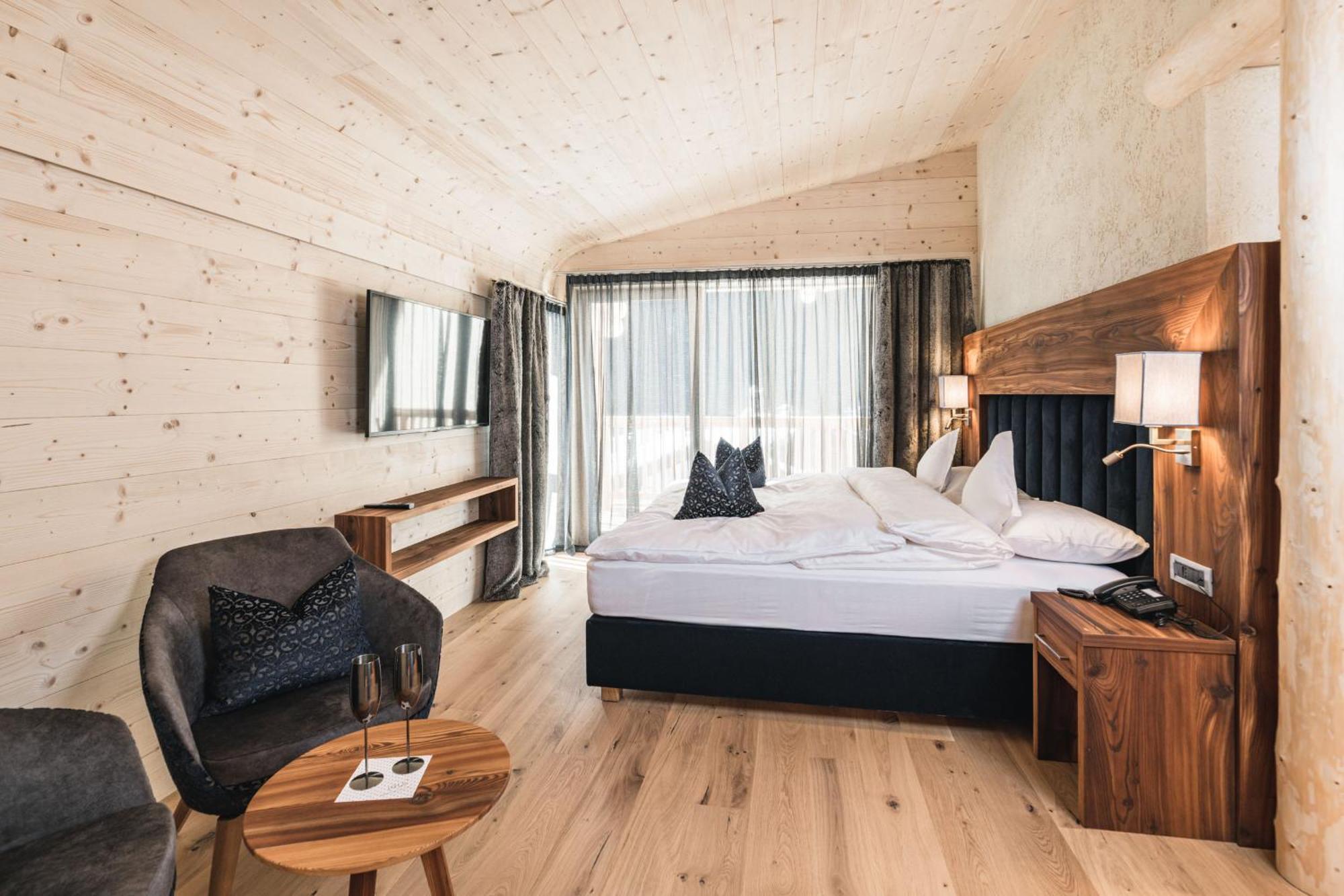 Hotel Portillo Dolomites 1966' 塞尔瓦迪加尔代纳山谷 客房 照片